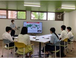 研究室体験：東広島市在住の高校生の皆さん (2022.7.21)